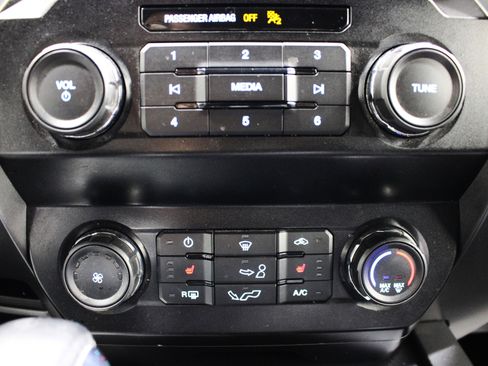 Used 2020 Ford F150 XLT w/ Equipment Group 302A Luxury AWD/4WD image 18