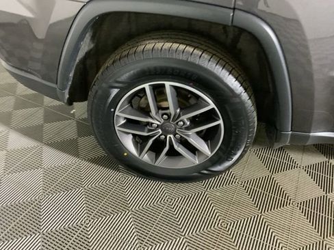 Used 2019 Jeep Grand Cherokee Limited AWD/4WD image 40
