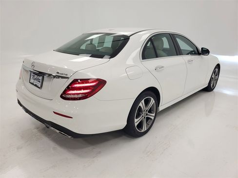 Used 2020 Mercedes-Benz E 350 4MATIC Sedan image 6