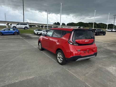 Certified 2024 Kia Soul LX w/ Option Group 015 FWD image 24