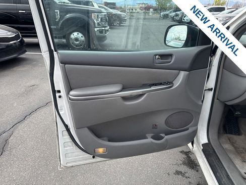Used 2008 Toyota Sienna CE image 16