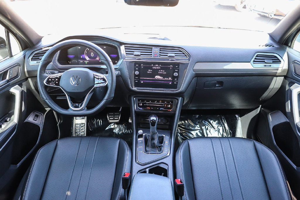 Used 2024 Volkswagen Tiguan SE R-Line FWD image 12