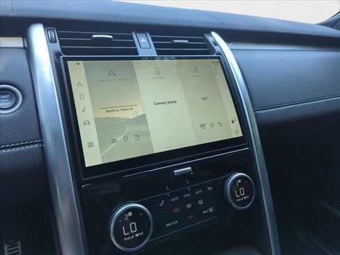 New 2024 Land Rover Discovery Dynamic SE image 26