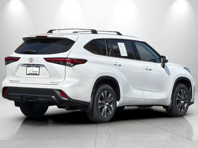 Used 2022 Toyota Highlander XLE