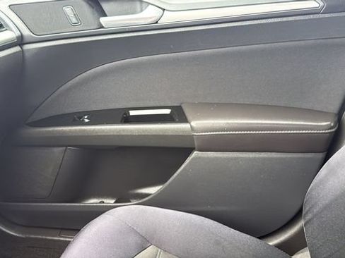 Used 2013 Ford Fusion SE FWD image 23
