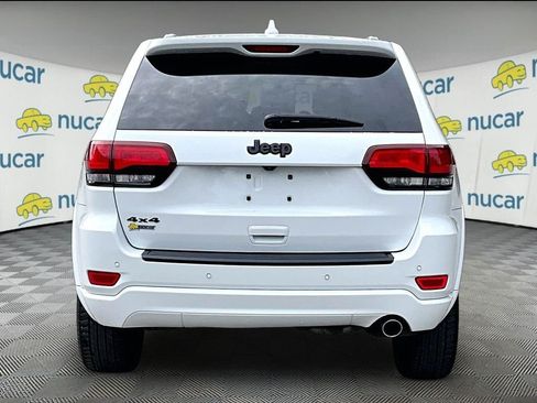 Used 2019 Jeep Grand Cherokee Altitude AWD/4WD image 5