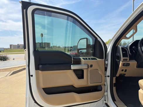 Used 2020 Ford F250 Lariat w/ Tremor Off-Road Package image 14