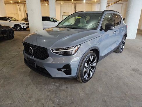 Certified 2023 Volvo XC40 B5 Ultimate w/ Protection Package Premier AWD/4WD image 1