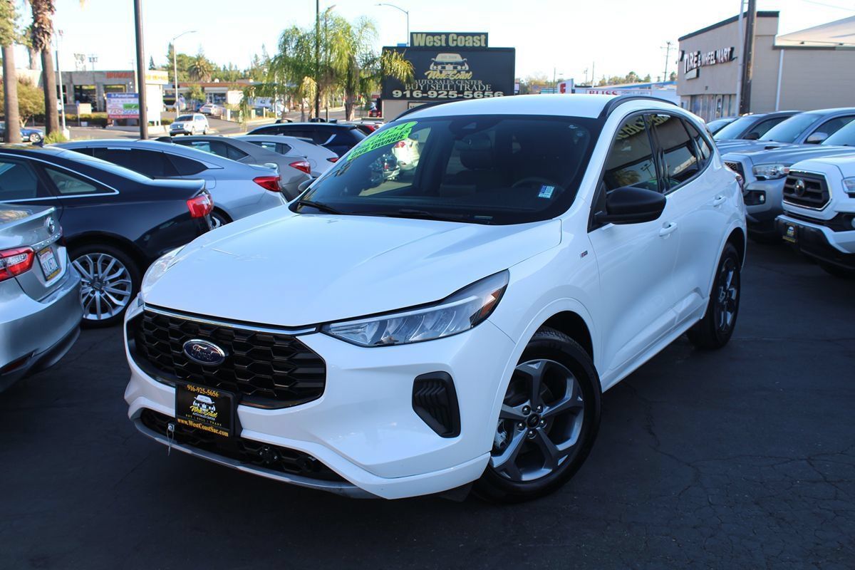 Used 2024 Ford Escape ST-Line w/ Equipment Group 301A FWD image 37