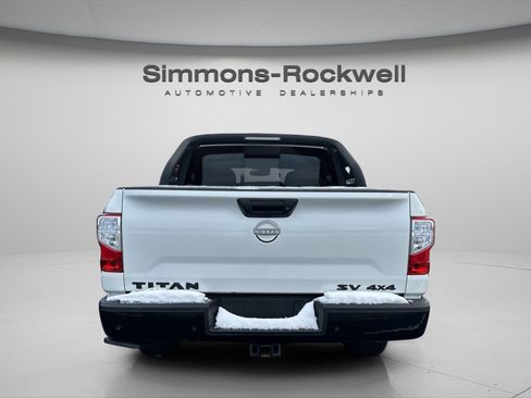 Used 2024 Nissan Titan SV w/ SV Bronze Edition Package image 10