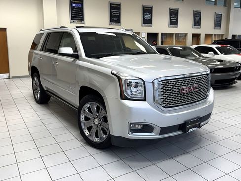 Used 2015 GMC Yukon Denali w/ Premium Package AWD/4WD image 7