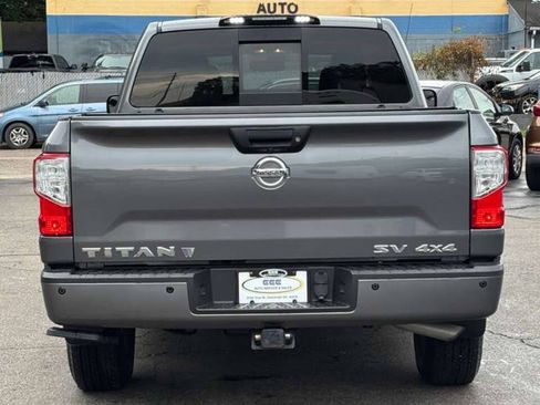 Used 2019 Nissan Titan SV w/ SV Convenience Package AWD/4WD image 7