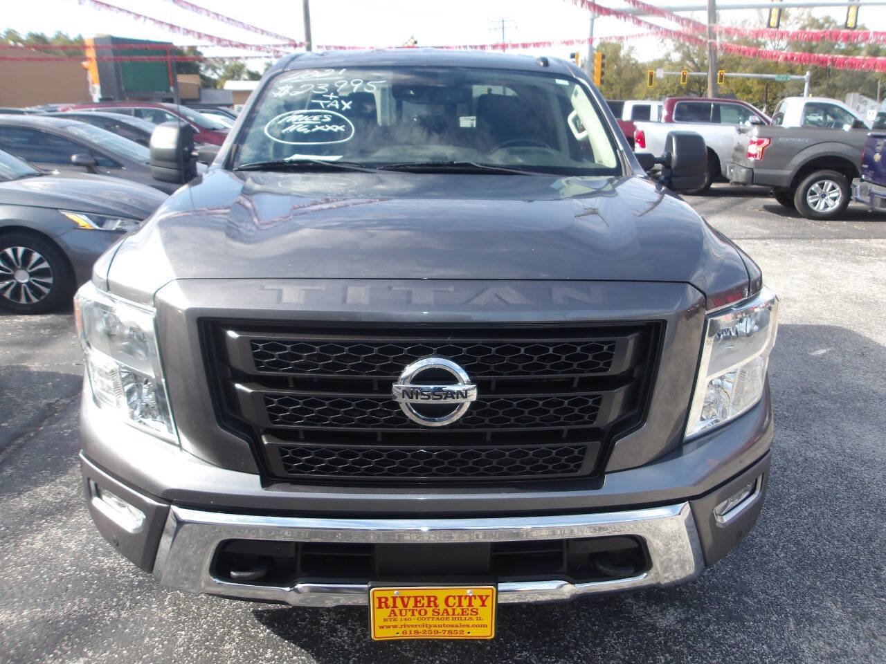 Used 2021 Nissan Titan SV w/ SV Convenience Package AWD/4WD image 2