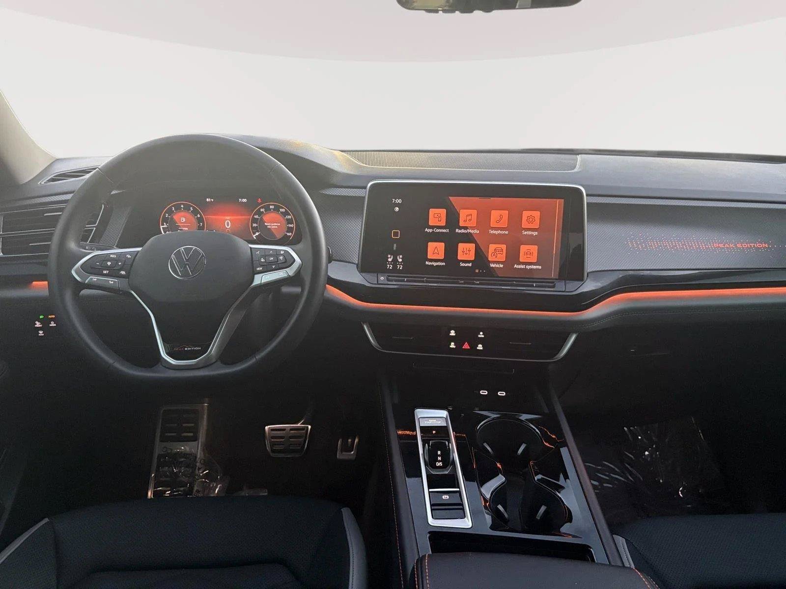 Certified 2024 Volkswagen Atlas Peak Edition SEL AWD/4WD image 4