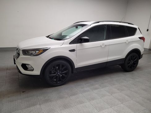 Used 2019 Ford Escape SE FWD image 2