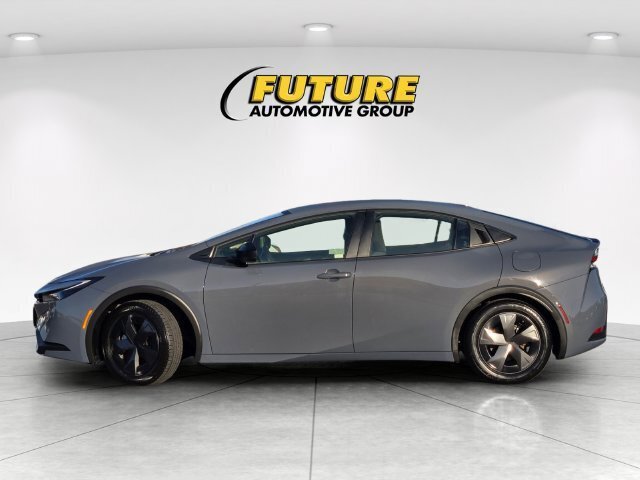 Certified 2025 Toyota Prius LE FWD image 9