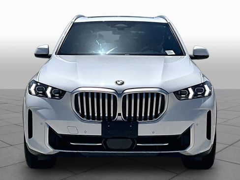 Used 2024 BMW X5 sDrive40i w/ Premium Package RWD image 3