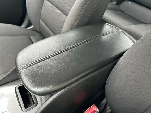 Used 2023 Chevrolet Malibu LT FWD image 31