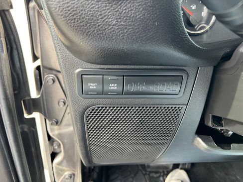 Used 2016 Jeep Wrangler Unlimited Rubicon w/ Connectivity Group image 22