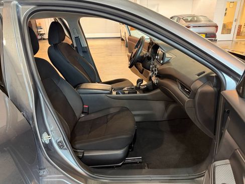 Used 2025 Nissan Sentra S FWD image 30