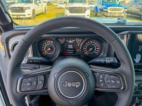 New 2026 Jeep Gladiator Sport AWD/4WD image 17
