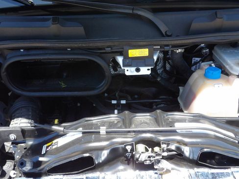 Used 2025 RAM ProMaster 2500 w/ U-Haul Equipment Group FWD image 18