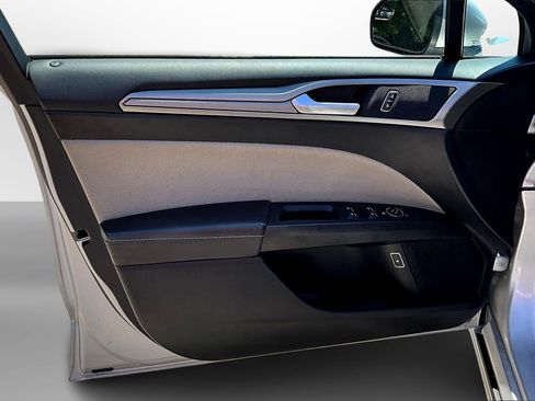 Used 2018 Ford Fusion S image 25