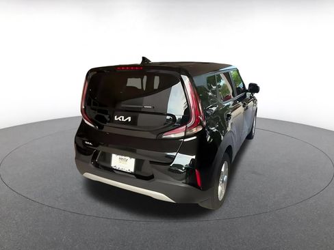 Used 2025 Kia Soul LX w/ LX Technology Package FWD image 15