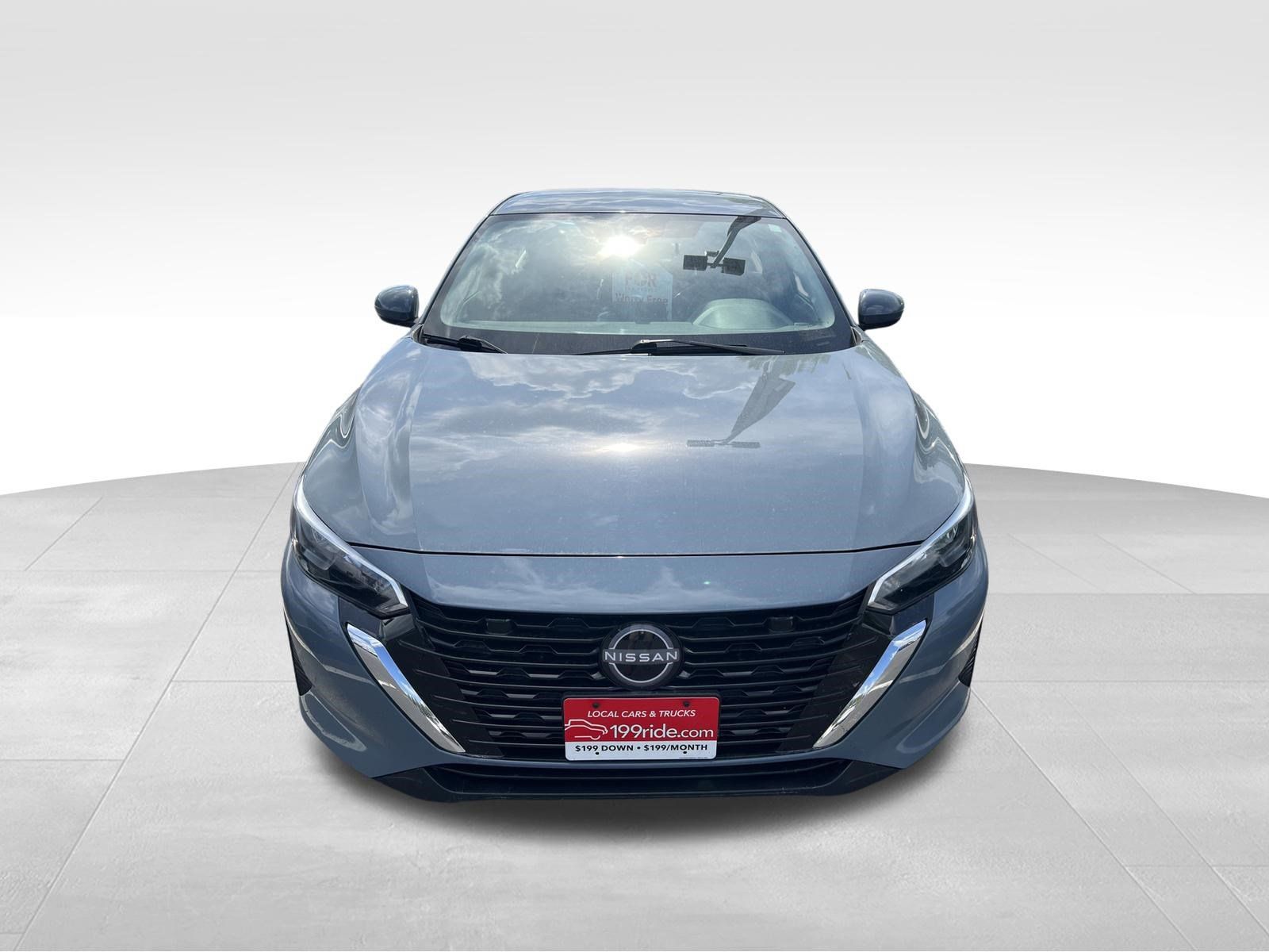 Used 2024 Nissan Sentra SV FWD image 2