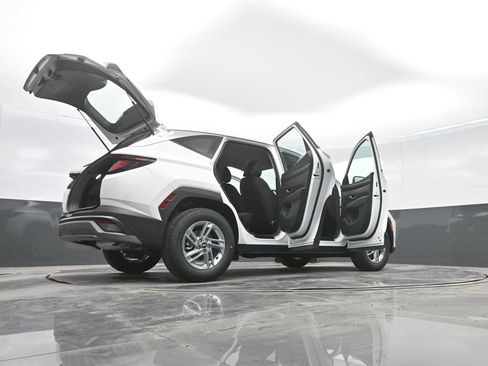 New 2026 Hyundai Tucson SE image 32
