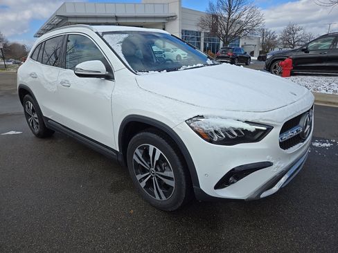 Used 2025 Mercedes-Benz GLA 250 4MATIC image 7