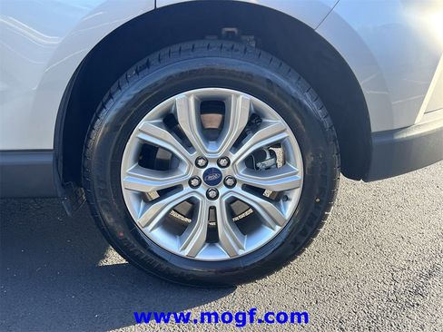 Certified 2022 Ford Edge Titanium image 37