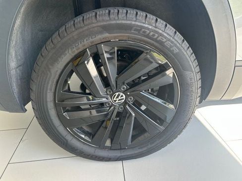 Certified 2023 Volkswagen Atlas Cross Sport SE w/ Black Wheel Package FWD image 20