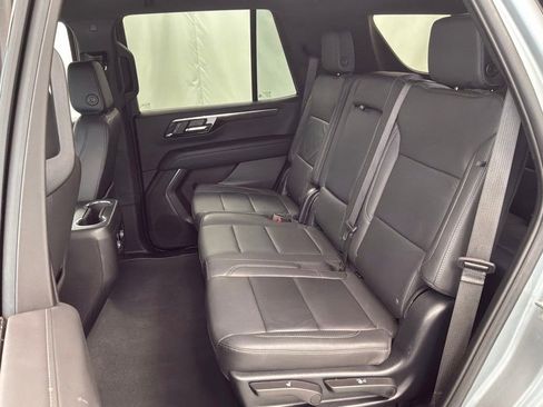 Used 2025 Chevrolet Tahoe Z71 AWD/4WD image 25