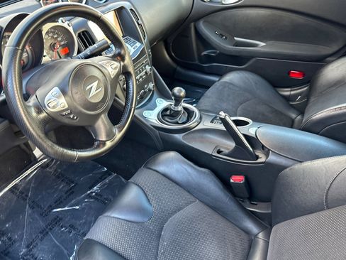 Used 2014 Nissan 370Z Touring w/ Sport Package image 10