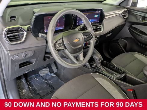 Used 2025 Chevrolet TrailBlazer LT AWD/4WD image 14