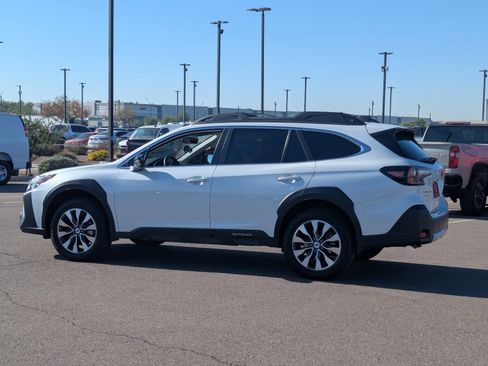 Used 2023 Subaru Outback Limited XT image 4