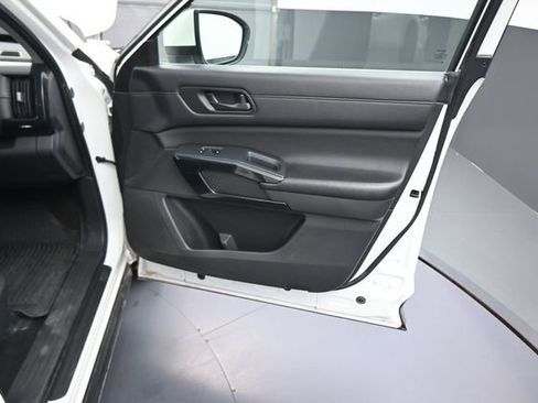 Used 2023 Nissan Pathfinder SV AWD/4WD image 75