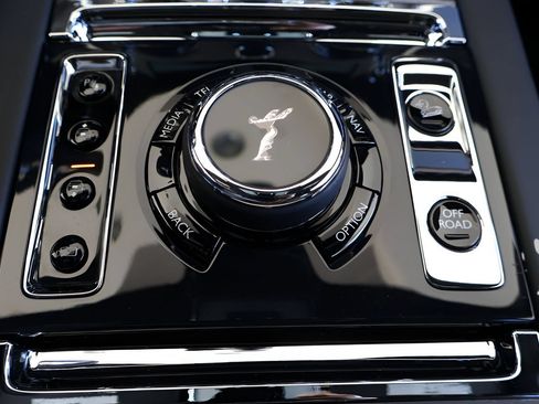 New 2026 Rolls-Royce Cullinan AWD/4WD image 31