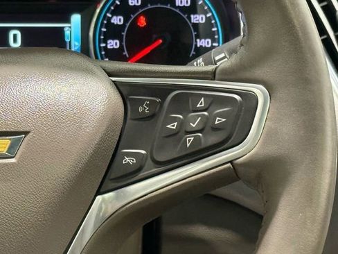 Used 2018 Chevrolet Malibu Premier w/ Premier Sun and Wheel Package FWD image 17