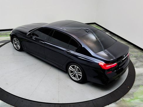 Used 2017 BMW 740i image 37