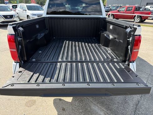 Used 2025 Toyota Tacoma TRD Off-Road AWD/4WD image 25