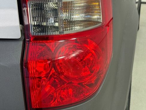 Used 2004 Honda Element EX image 28