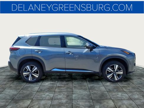 Used 2023 Nissan Rogue SL AWD/4WD image 2