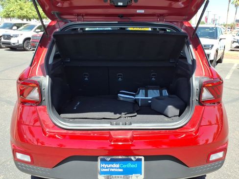 Certified 2025 Hyundai Venue SEL FWD image 10