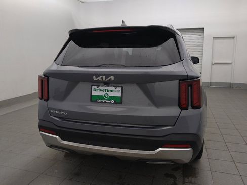 Used 2024 Kia Sorento S FWD image 7
