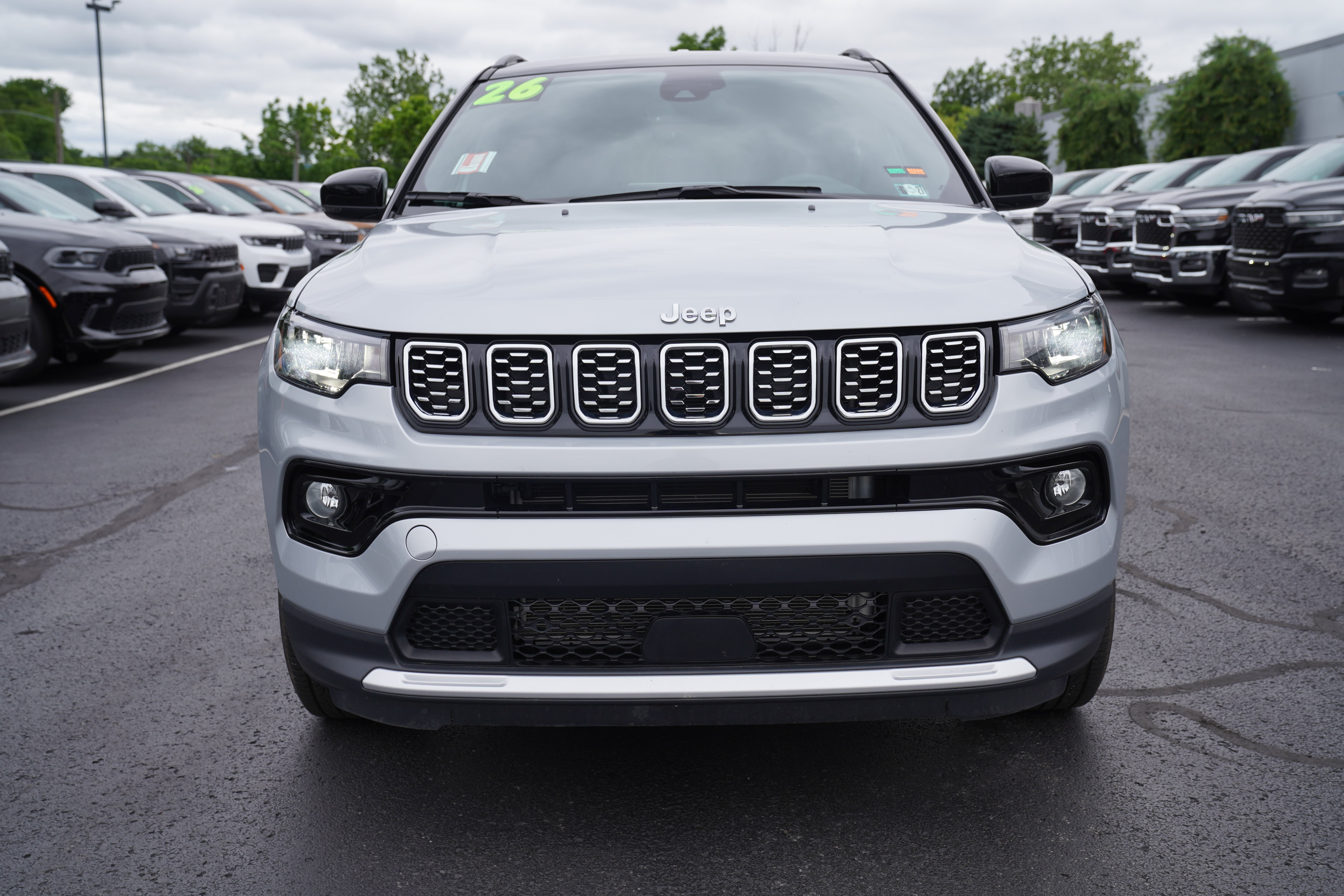 Used 2026 Jeep Compass Limited AWD/4WD image 10