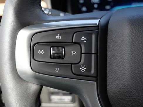 Used 2023 Chevrolet Suburban Premier w/ Advanced Technology Package AWD/4WD image 30