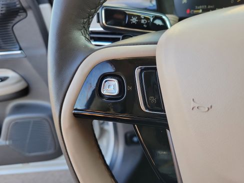 Used 2022 Lincoln Corsair Reserve w/ Equipment Group 201A image 25