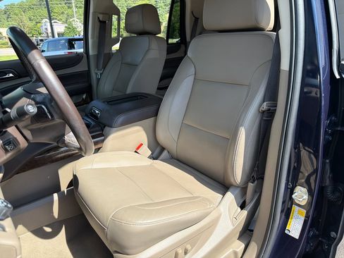Used 2020 Chevrolet Tahoe LT w/ Luxury Package RWD image 24
